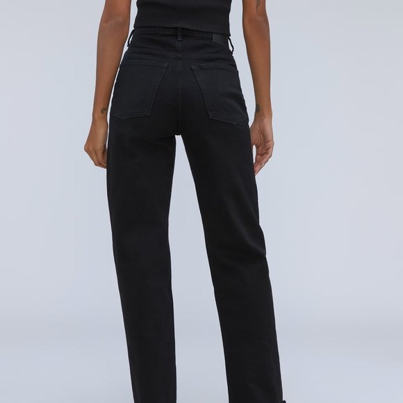 SHIPS FREE Everlane Way High Jeans in Coal Black Wash, Size 32 Long with raw hem - Picture 3 of 8